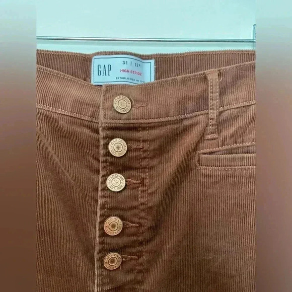 GAP Brown Button Up Corduroys - Picture 3 of 7